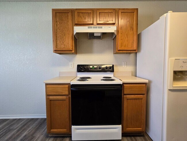 Foto del edificio - 3303 Driftwood Dr