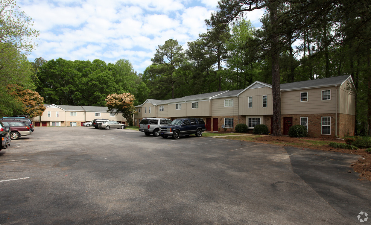 Primary Photo - Woodridge Townhouse Apartments