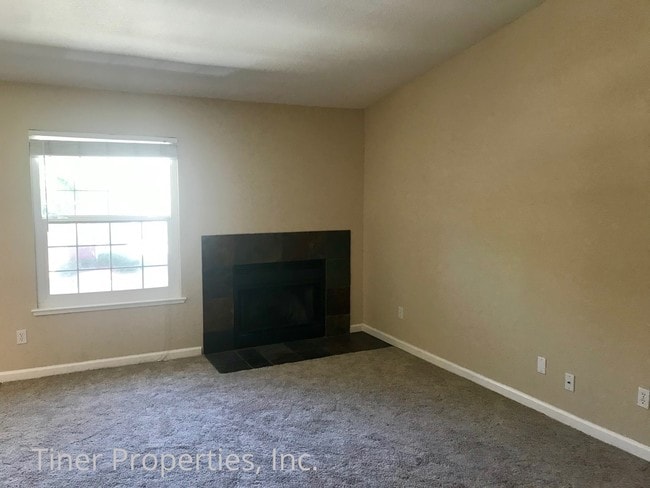 Building Photo - 7100 Stella Lane #8-Charming Carmichael Condo