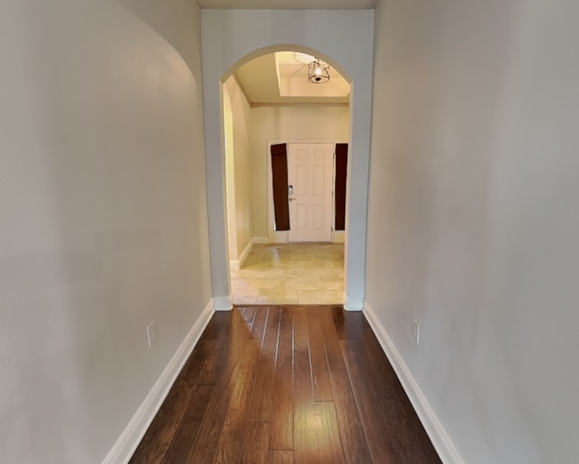 Building Photo - 15543 Waterleigh Cove Dr