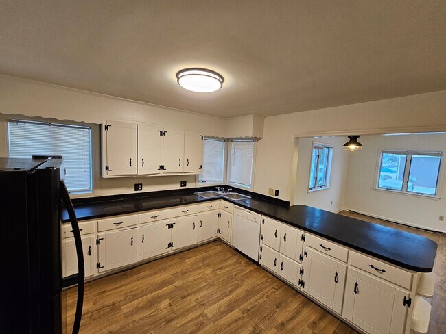 Foto del edificio - 616 N Washington St