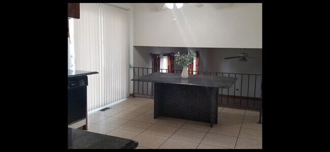 Foto del edificio - 8430 Glen Oak Rd