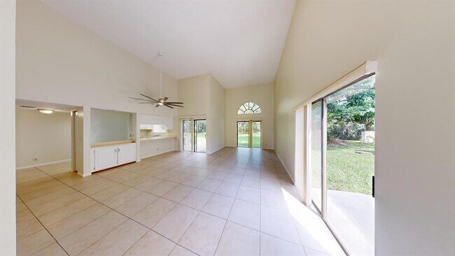 Building Photo - 3149 Kingswood Terrace