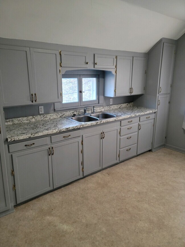 Cocina - 410 Ramsdell St