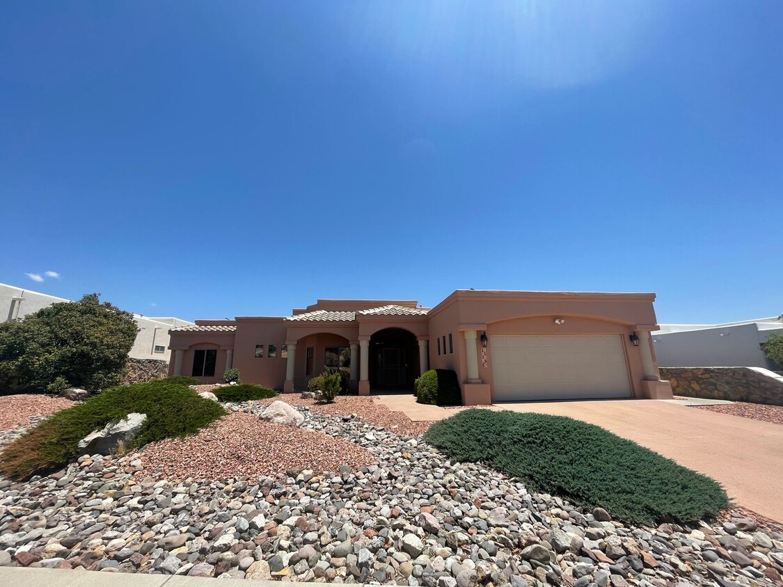 Primary Photo - 3 Bed/2.5 Bath Home on Golf Club Rd in Son...