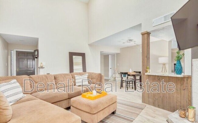 Building Photo - 9445 N 94th Pl