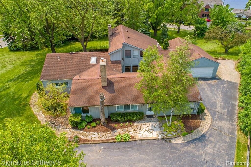 Foto principal - 1990 Lone Pine Rd