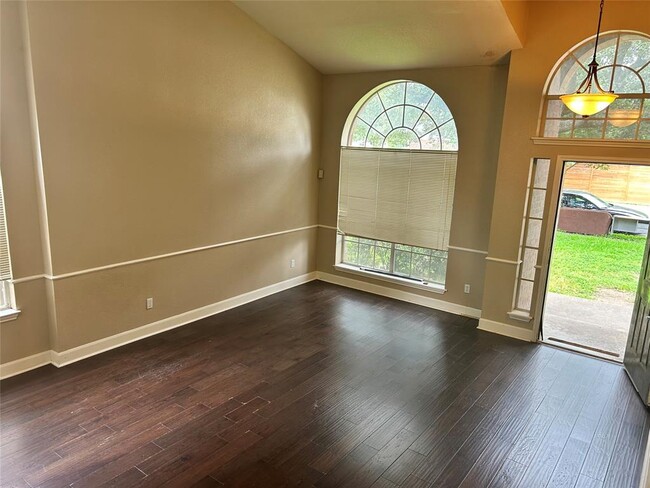 Building Photo - 7612 Tovar Dr