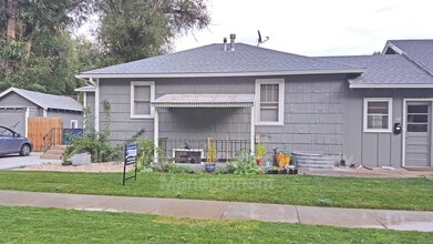 Building Photo - 222 1/2 S Loomis Ave