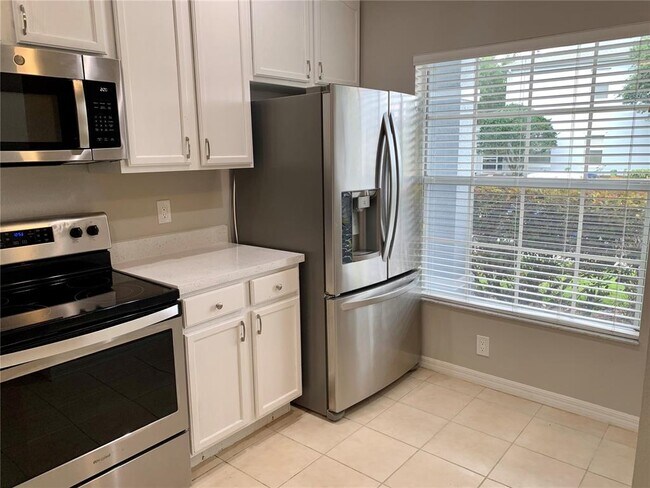 Foto del edificio - 9346 Flowering Cottonwood Rd