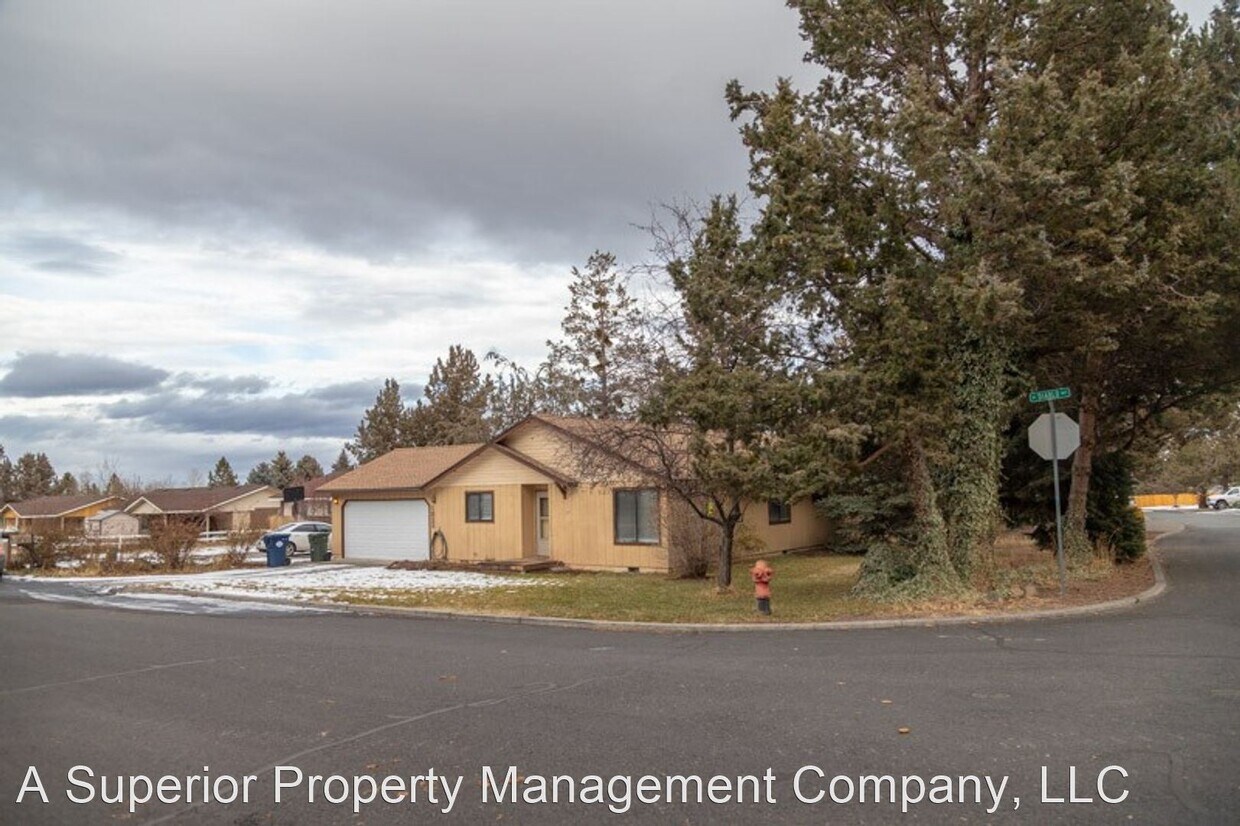 3 br, 2 bath House 1822 NE Diablo Way House Rental in Bend, OR