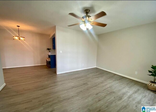 Foto del edificio - 3101 Lorna Rd