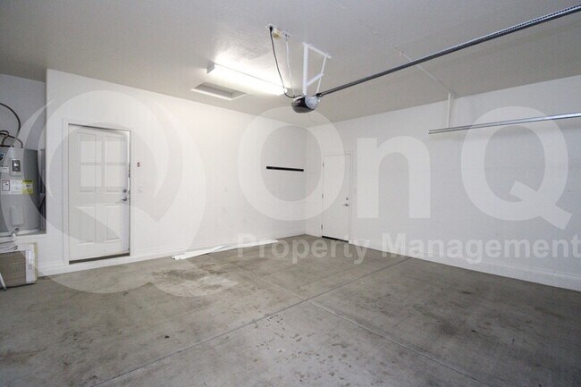 Foto del edificio - 943 E Jacob St