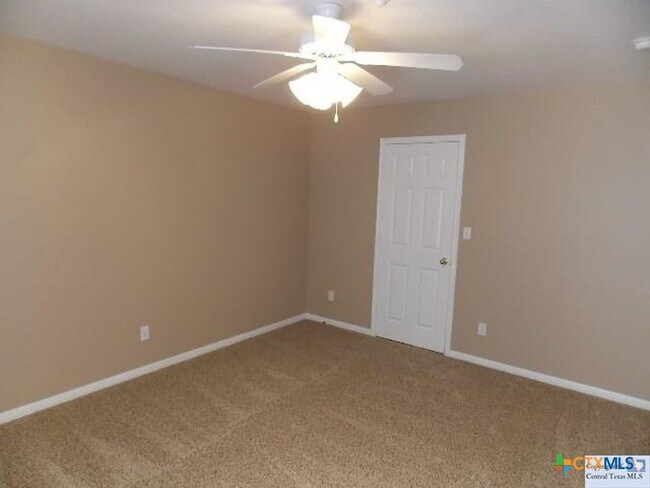 Foto del edificio - 3146 Douglas Fir Dr