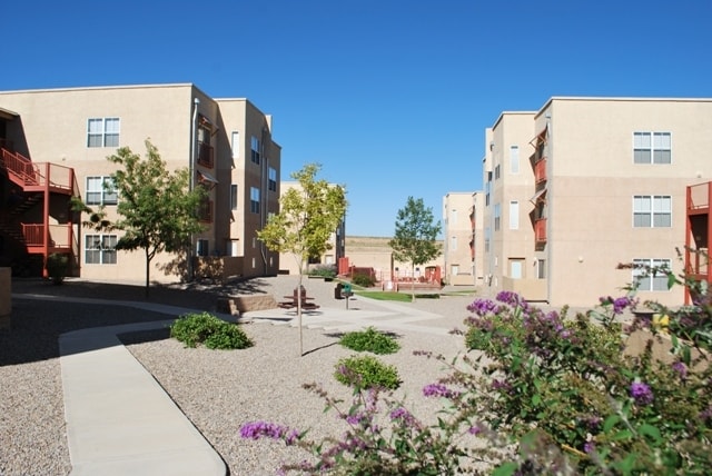 Building Photo - Enchanted Vista