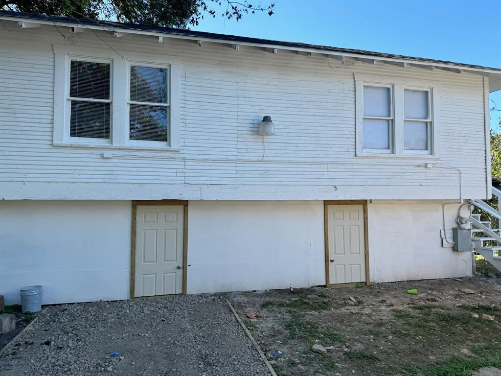 Primary Photo - 136-132 Glendale St