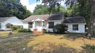 Building Photo - 1215 S Elm St