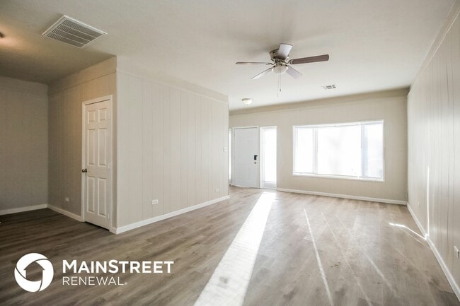 Foto del edificio - 1813 Ronald St