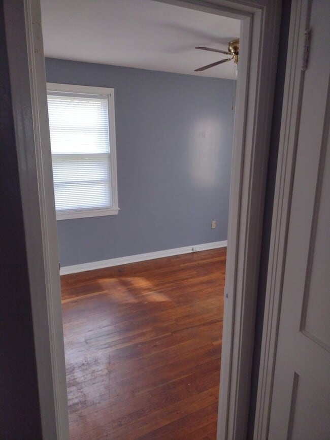 Building Photo - 225 McKibbon St