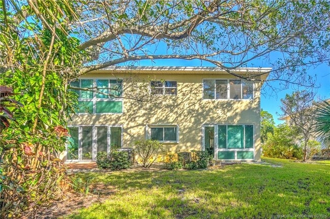 Building Photo - 2950 SE Ocean Blvd