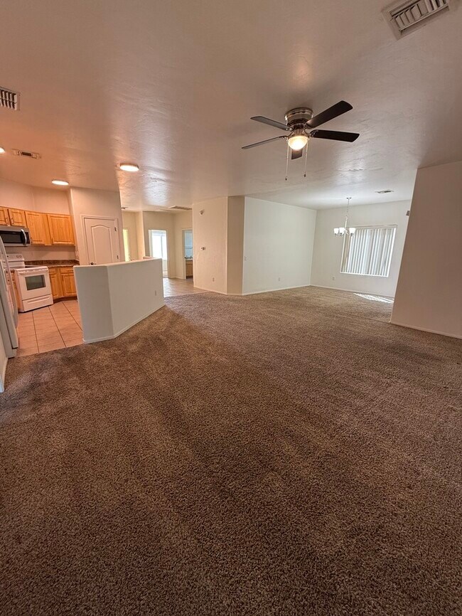 Foto del edificio - House For Rent