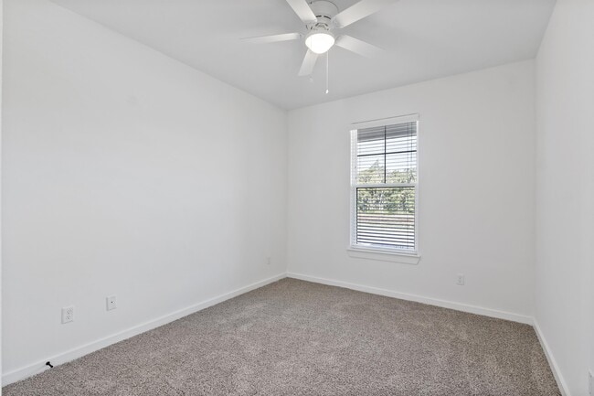 Building Photo - 5036 Mooney Fls Dr