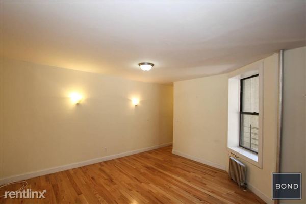 Building Photo - 14 E 105th St