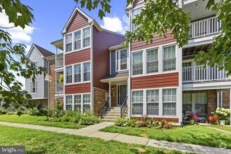 Building Photo - 815 Deering Rd