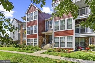 Building Photo - 815 Deering Rd