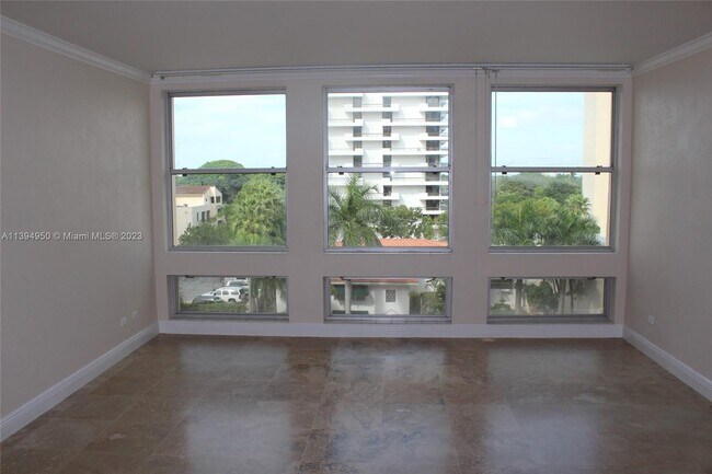 Foto del edificio - 700 Biltmore Way