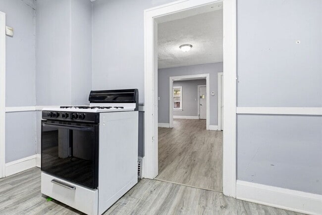 Foto del edificio - 11617 Forest Ave
