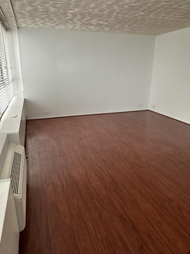 Building Photo - 0 bedroom in Chicago IL 60615