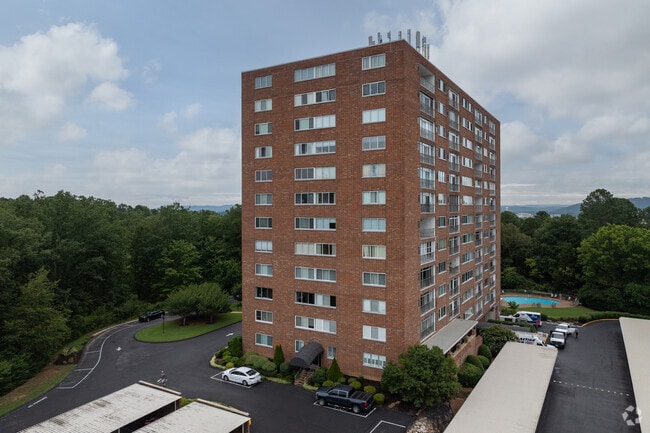 Building Photo - Continental Tower