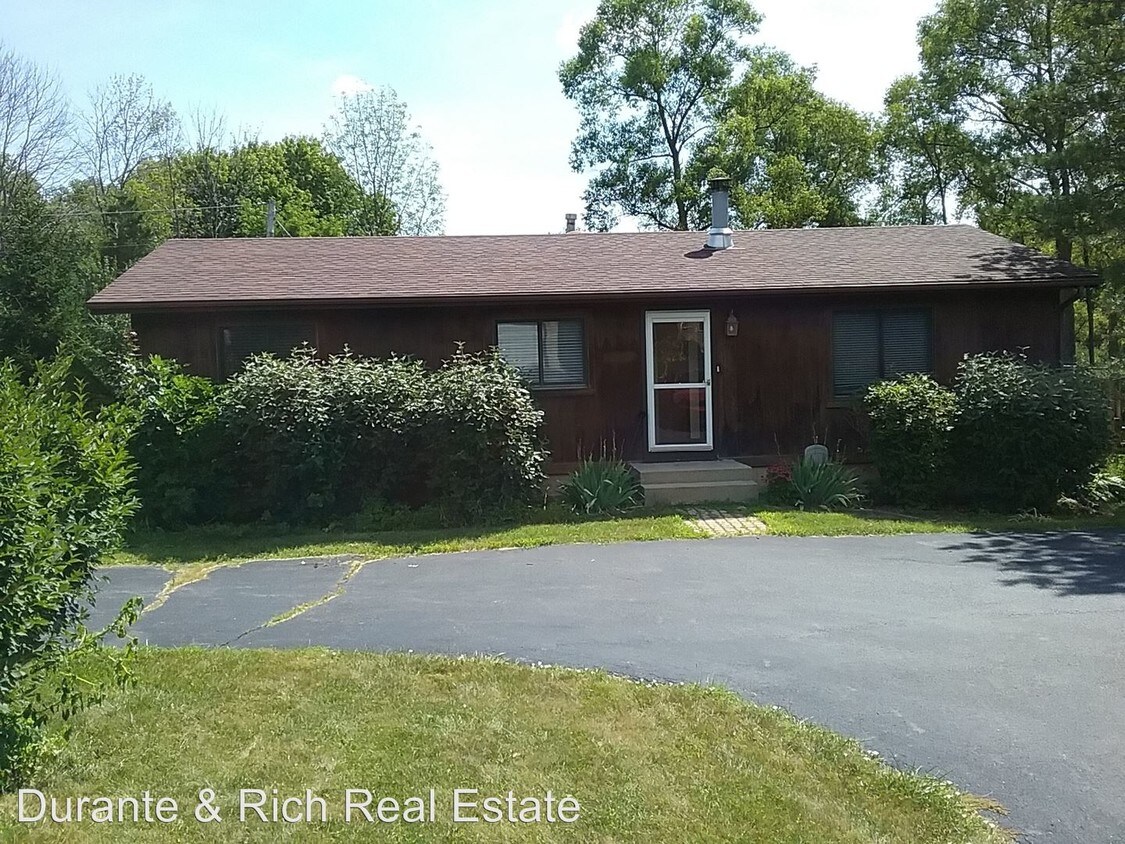 Foto principal - 3 br, 1 bath House - 40425 N. Donald Drive