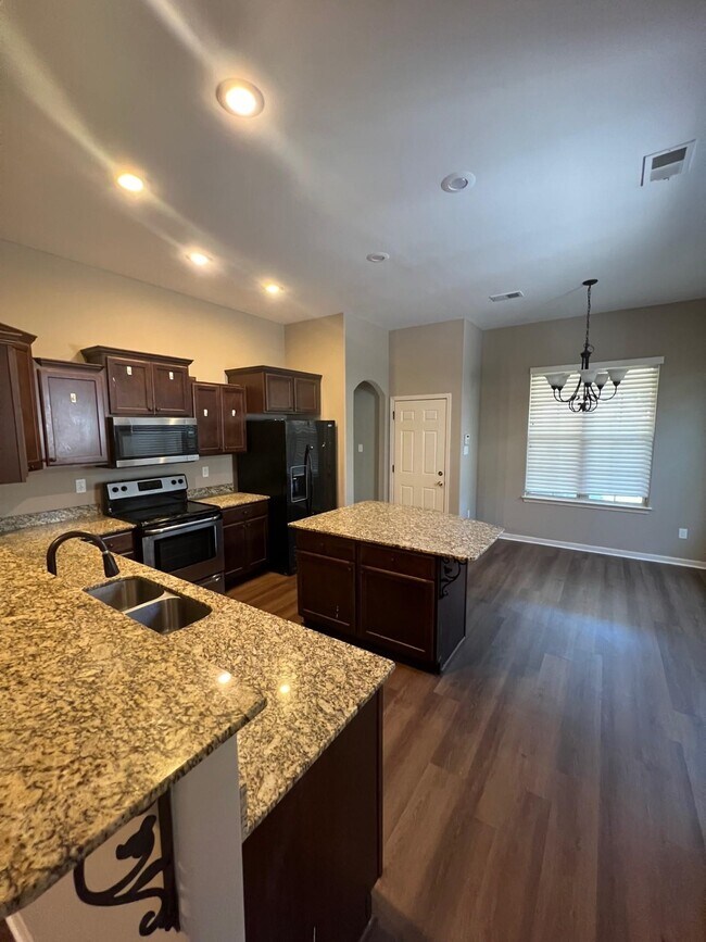 Building Photo - 6913 Lagrange Grove Dr