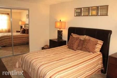 Building Photo - 2 br, 1 bath Apartment - 107 Middlesex Rd