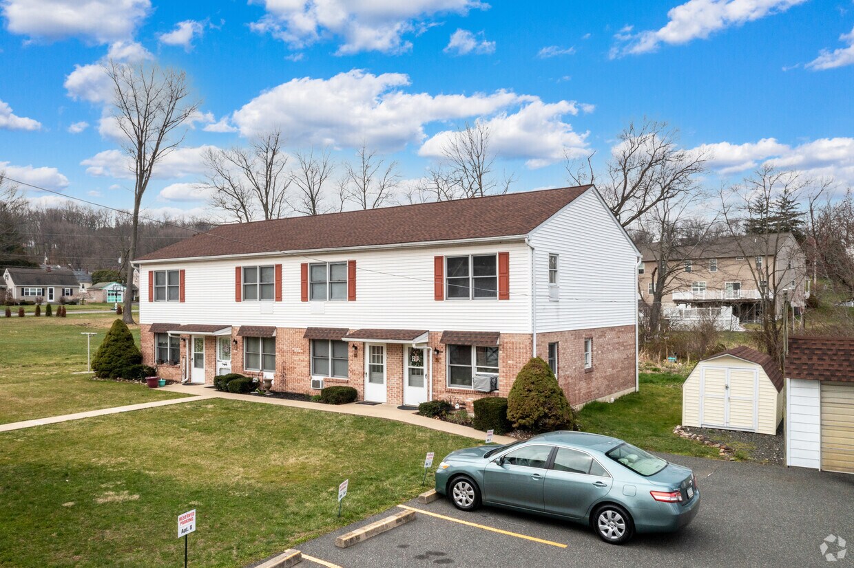 Building Photo - 276 Landis Ln