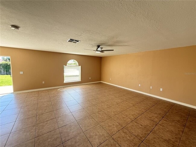 Building Photo - 4 Princess Geraldine Pl