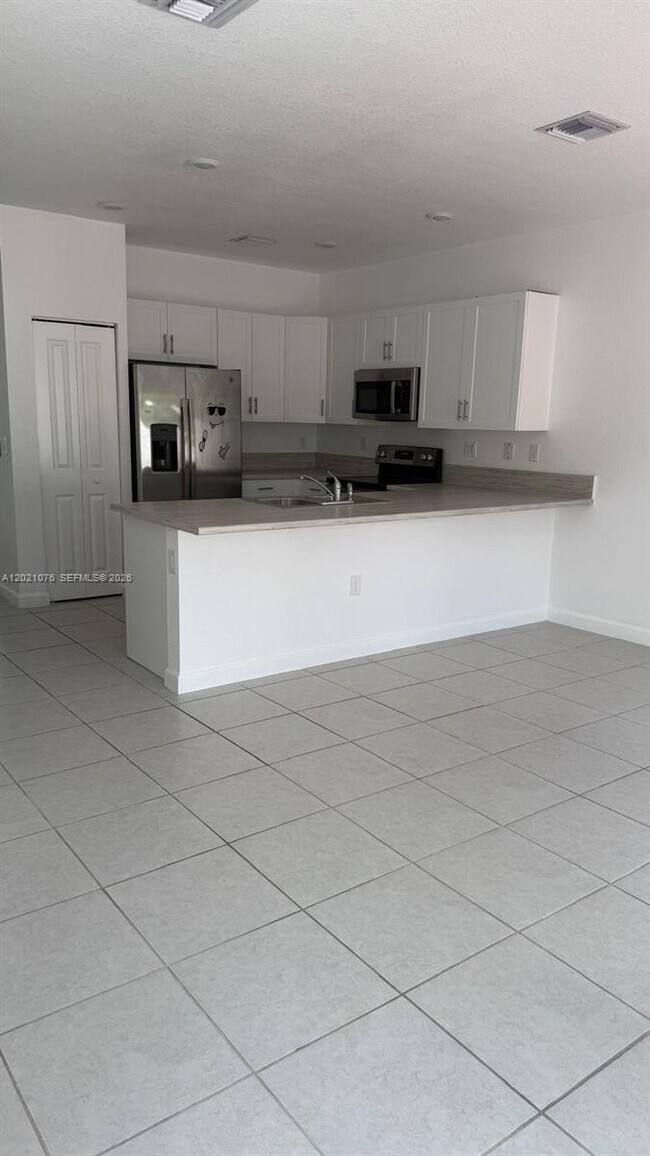Foto del edificio - 3440 W 111th Pl
