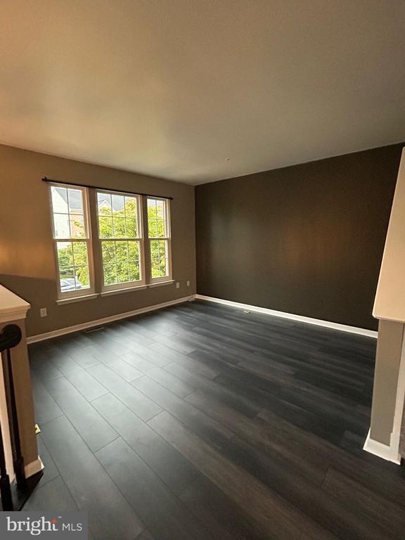 Foto del edificio - 8761 Stonehouse Dr