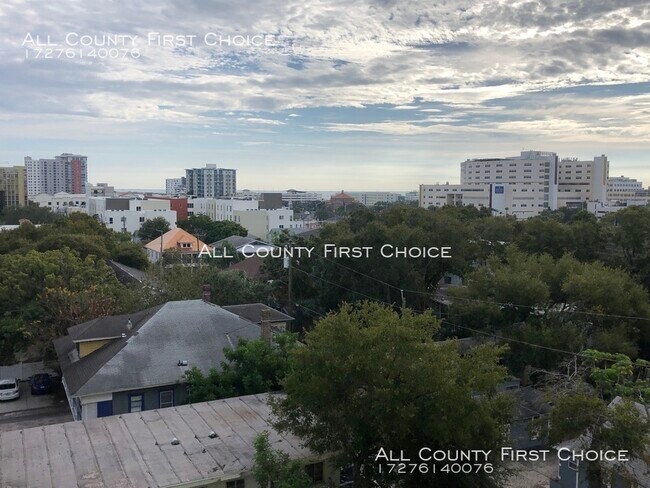 Foto del edificio - Downtown 2 bedroom with views