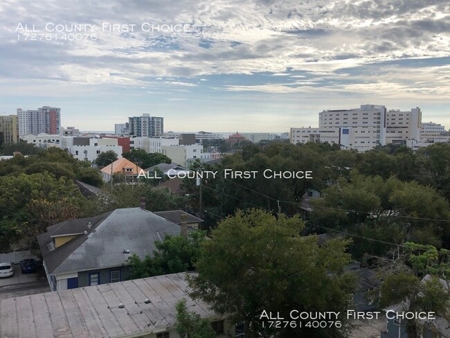 Building Photo - Downtown 2 bedroom with views