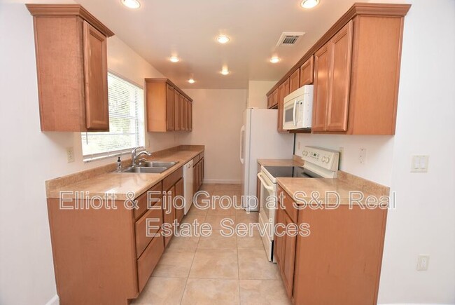 Foto del edificio - 407 Hickory Ln