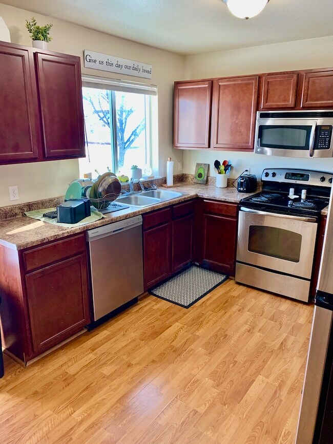 Dishwasher - 1403 State St