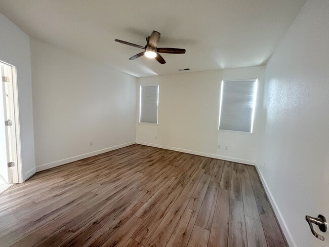 Foto del edificio - Stylish and Efficient 3 Bedroom Home