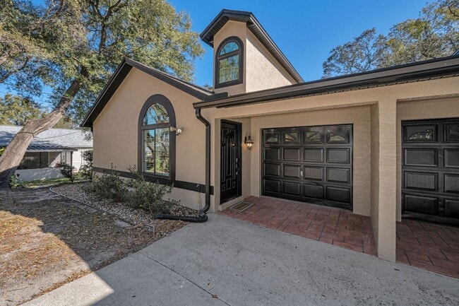 Foto del edificio - Beautiful executive Townhome