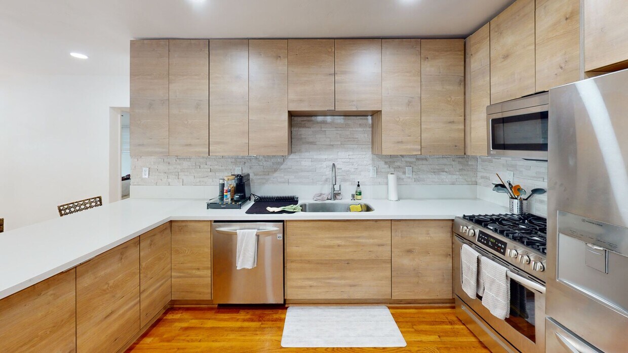 Foto principal - 4955 63rd St