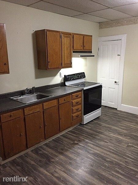 Primary Photo - 4 br, 1.5 bath House - 705 West Race Street
