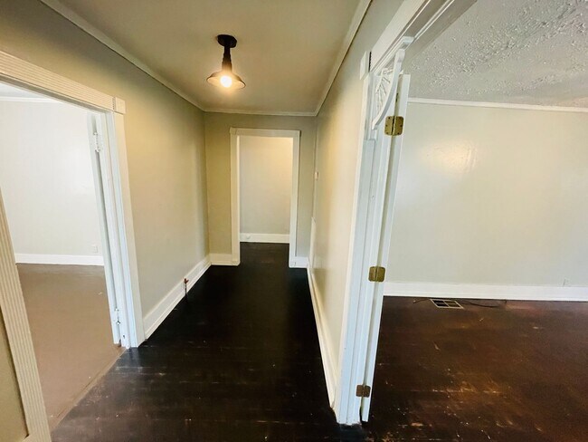 Building Photo - 3BR/1BA Home