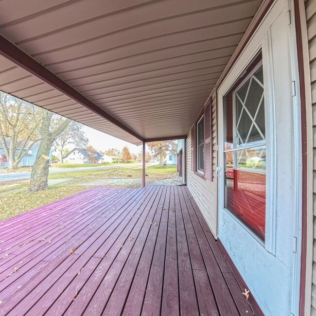 Building Photo - Newly updated 2 bedroom 1 bathroom home-Melcher